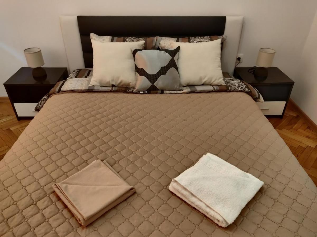 White Apartment カザンラク エクステリア 写真